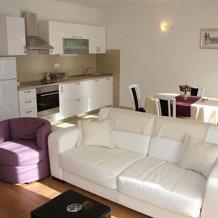Apartments Zuvela Сплит Экстерьер фото
