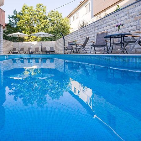Apartments Zuvela Сплит Экстерьер фото
