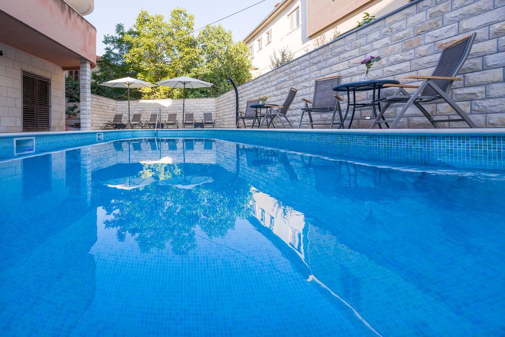 Apartments Zuvela Сплит Экстерьер фото