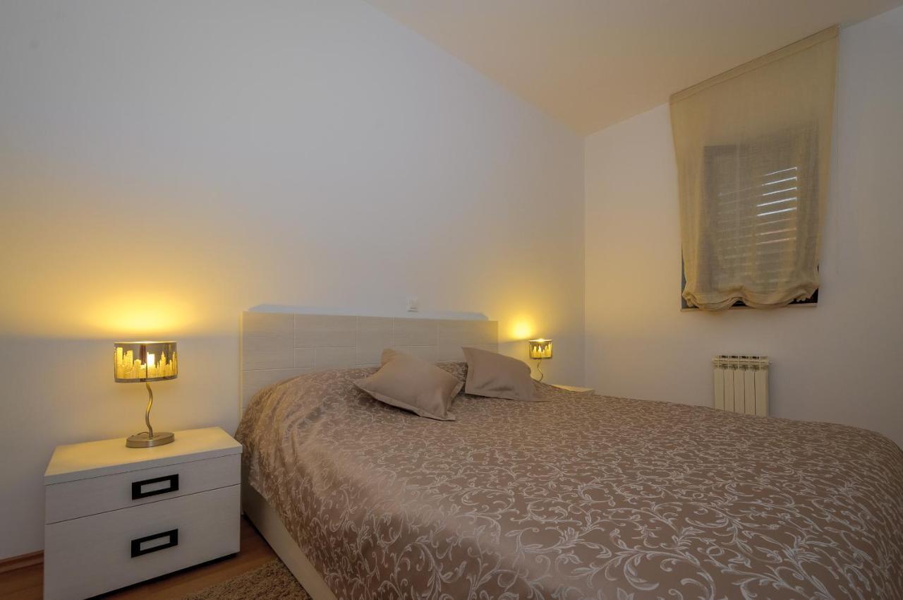 Apartments Zuvela Сплит Экстерьер фото